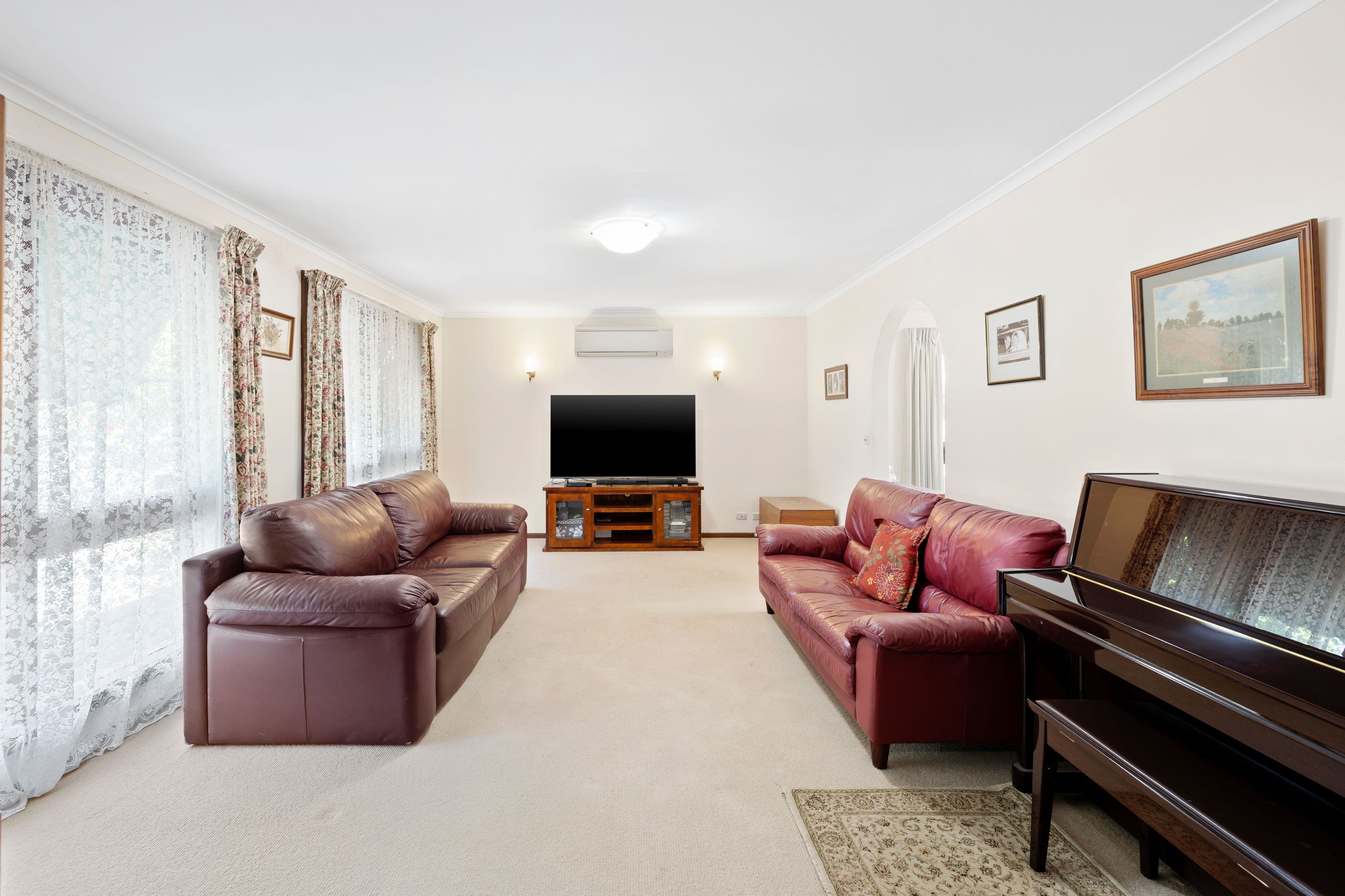 25 Winmalee Drive, Glen Waverley VIC 3150, Glen Waverley - Thumbnail 2