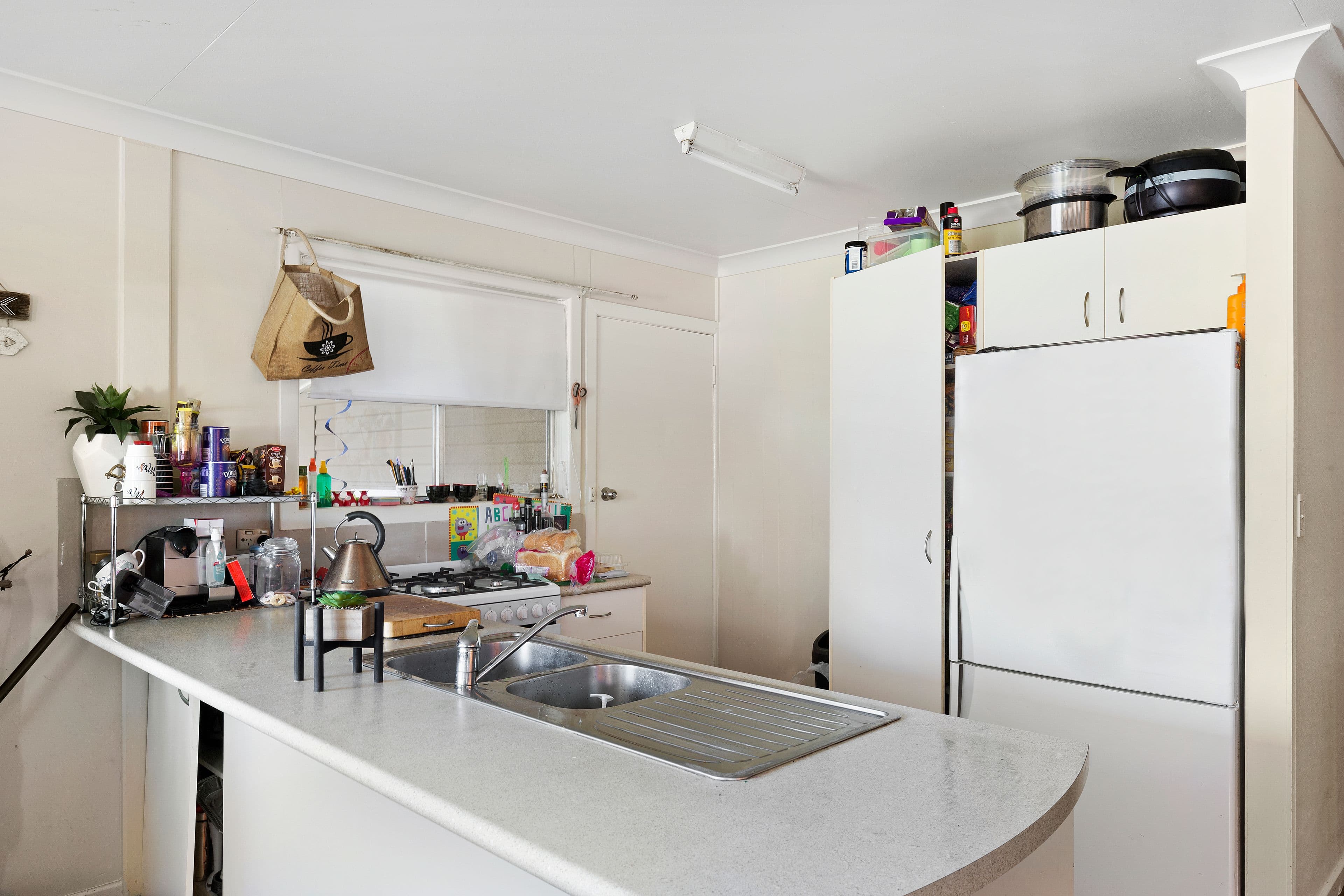 8 Nambur Street, Runaway Bay QLD 4216, Runaway Bay - Thumbnail 4