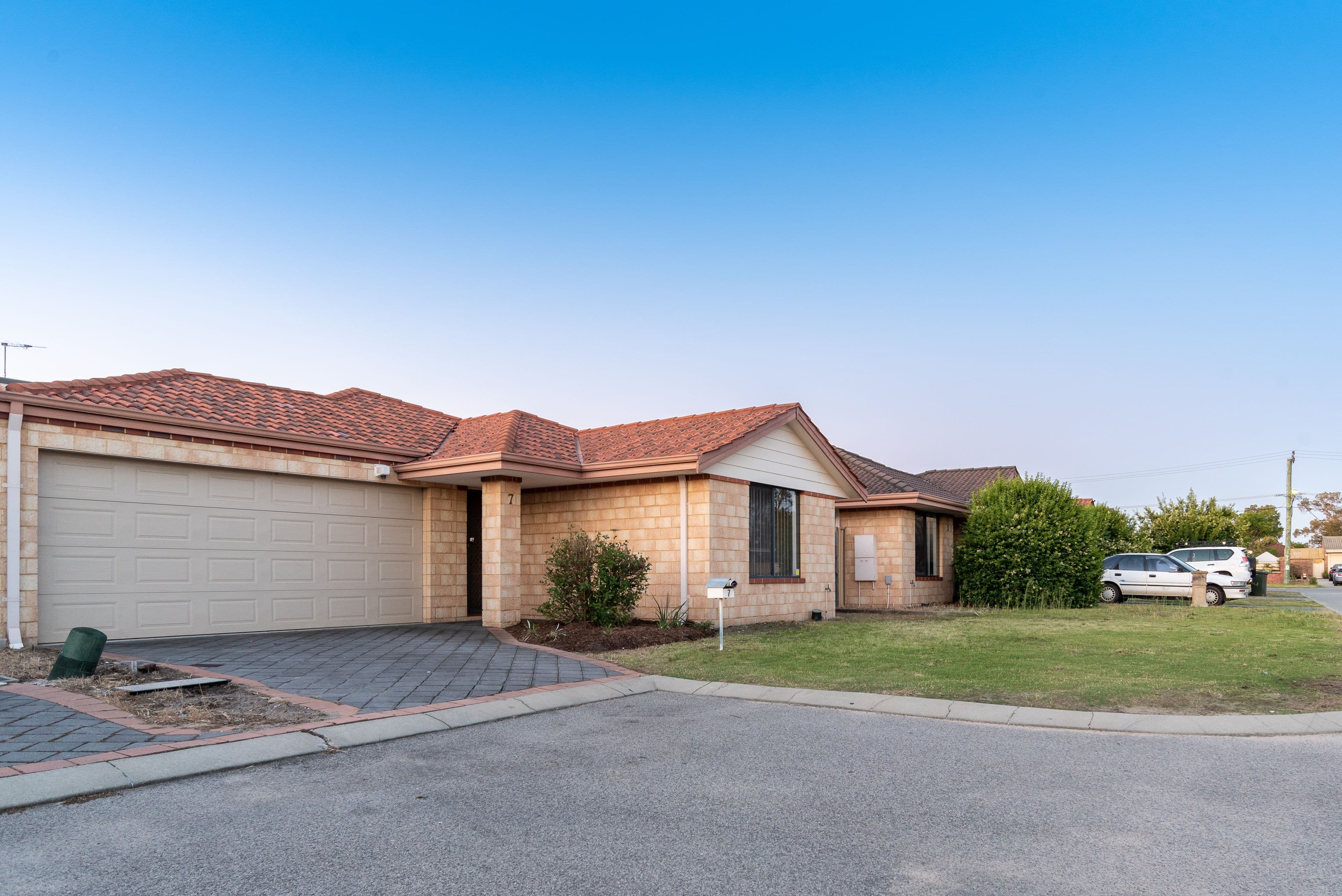 7 Stilt Cove, Cannington WA 6107, Cannington - Thumbnail 2