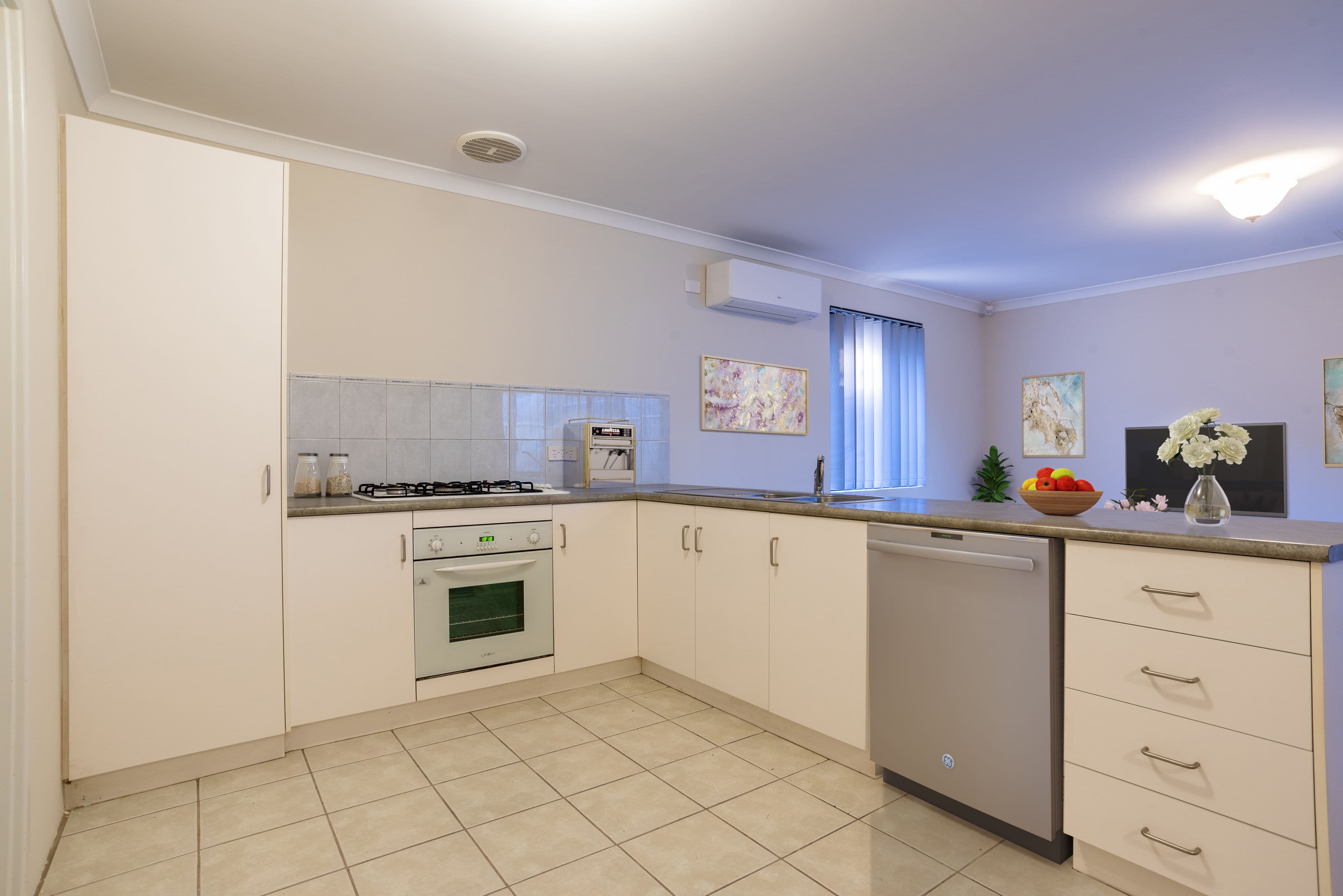 7 Stilt Cove, Cannington WA 6107, Cannington - Thumbnail 5