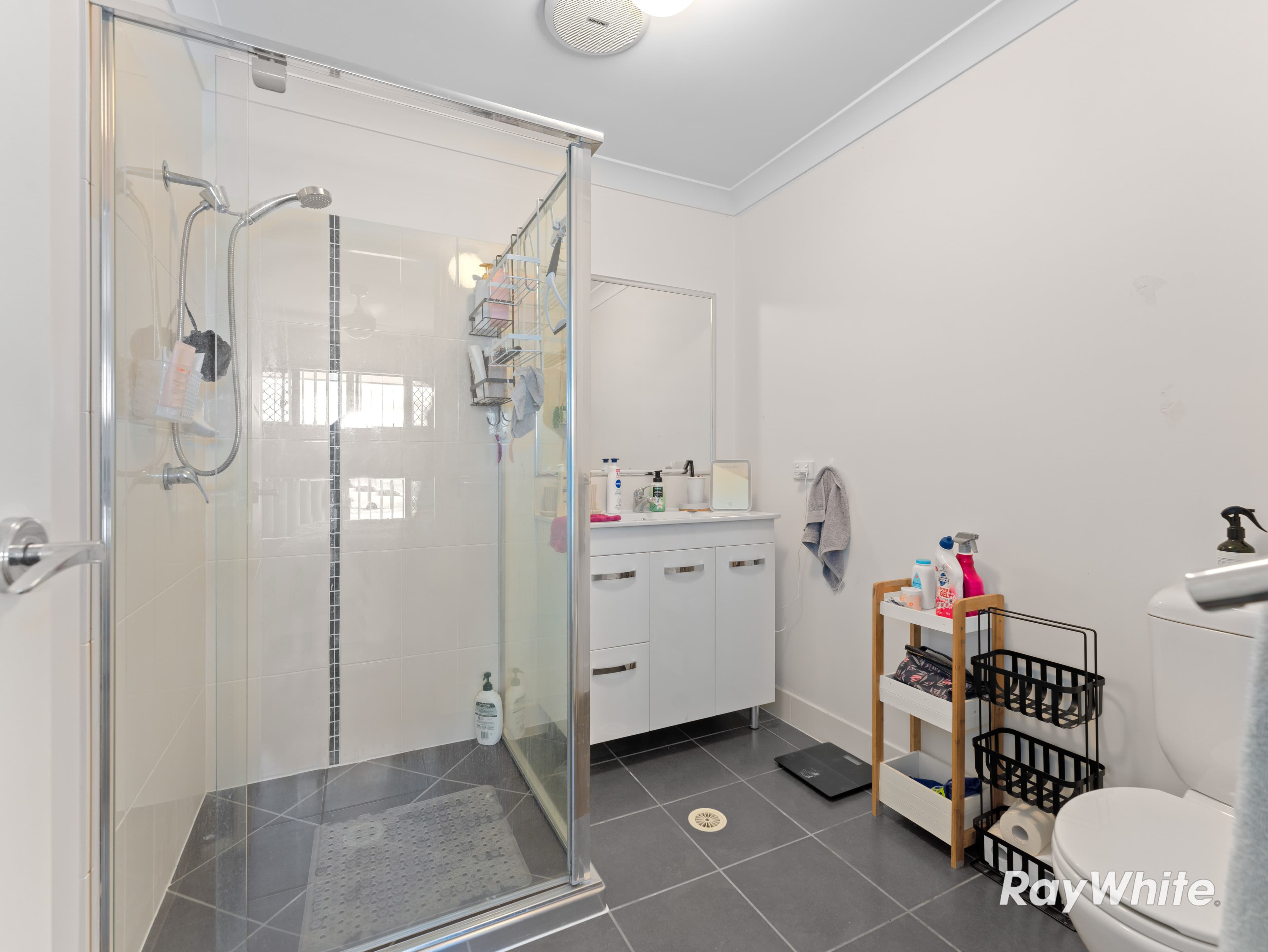 6 Stathis Place, Bundamba QLD 4304, Bundamba - Thumbnail 8