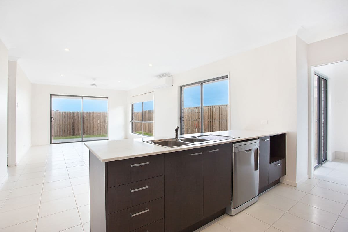 45 Palmerston Circuit, North Lakes QLD 4509, North Lakes - Thumbnail 3