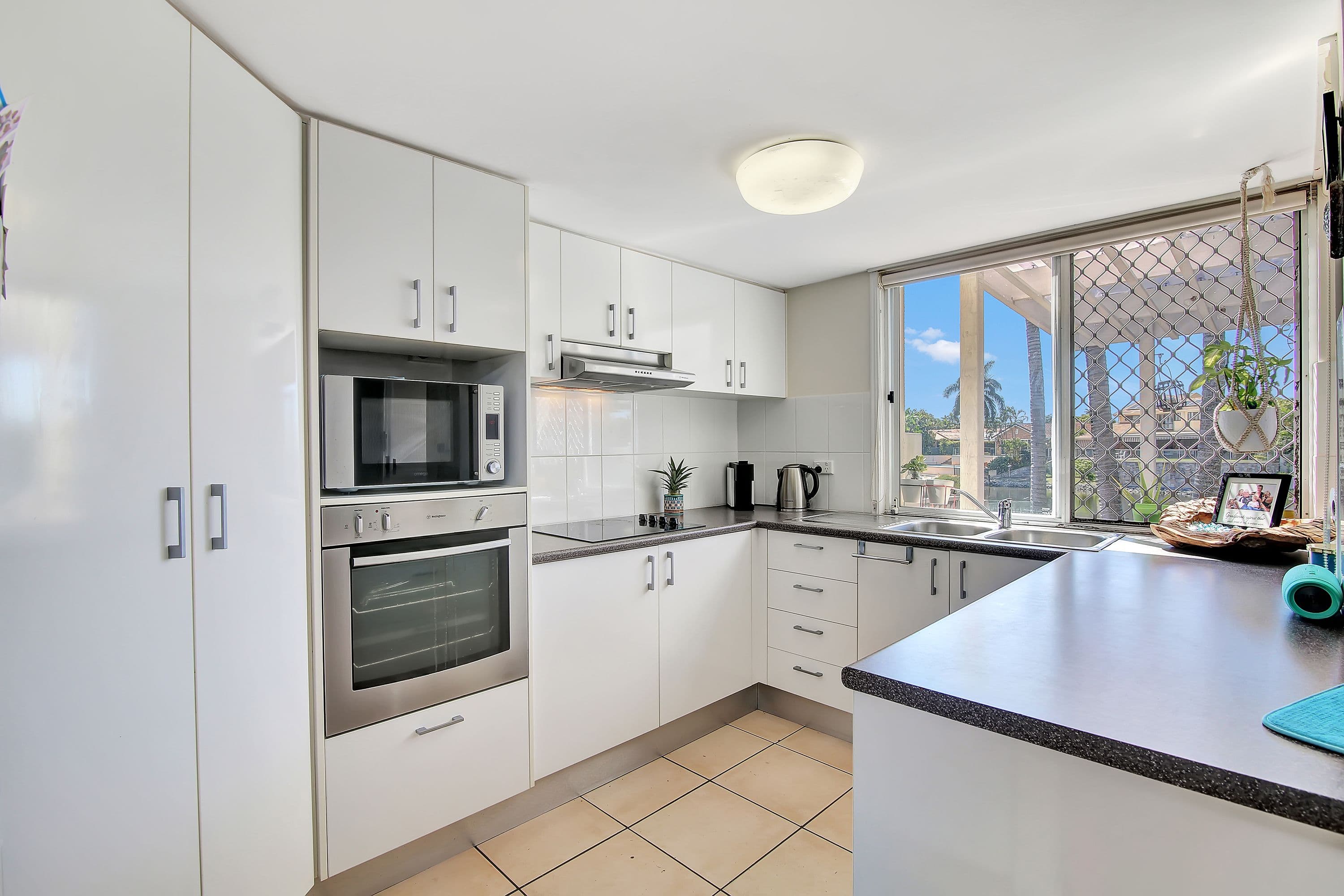 300 Cottesloe Drive, Mermaid Waters QLD 4218, Mermaid Waters - Thumbnail 6