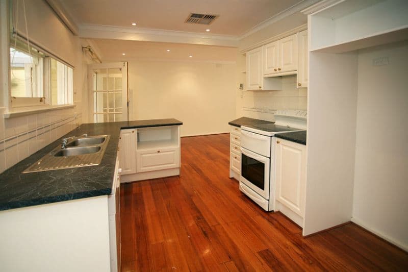 11 Margate Crescent, GLEN WAVERLEY VIC 3150, Glen Waverley - Thumbnail 2