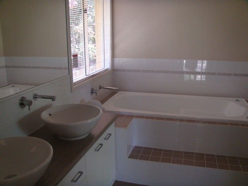 4 Twynam Mews, PACIFIC PINES QLD 4211, Pacific Pines - Thumbnail 7