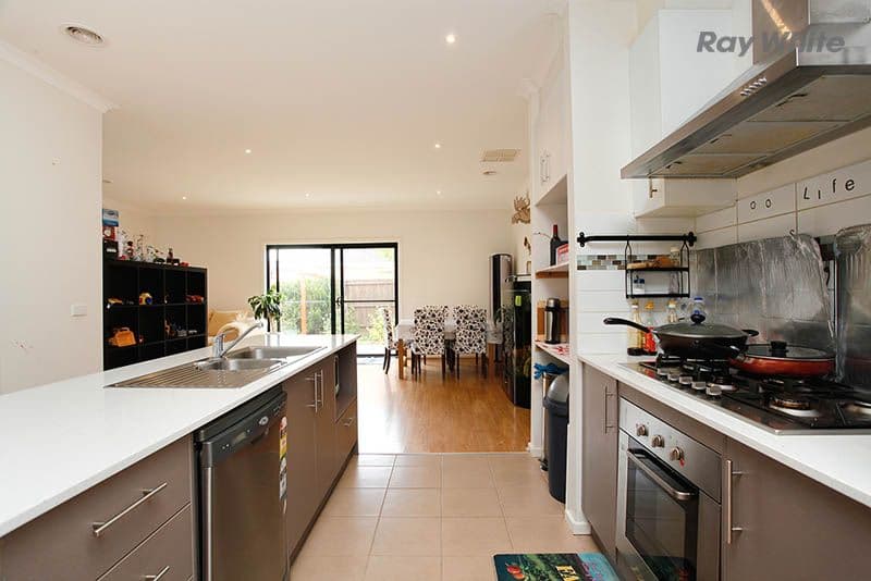 69 James Cook Drive, Truganina VIC 3029, Truganina - Thumbnail 4