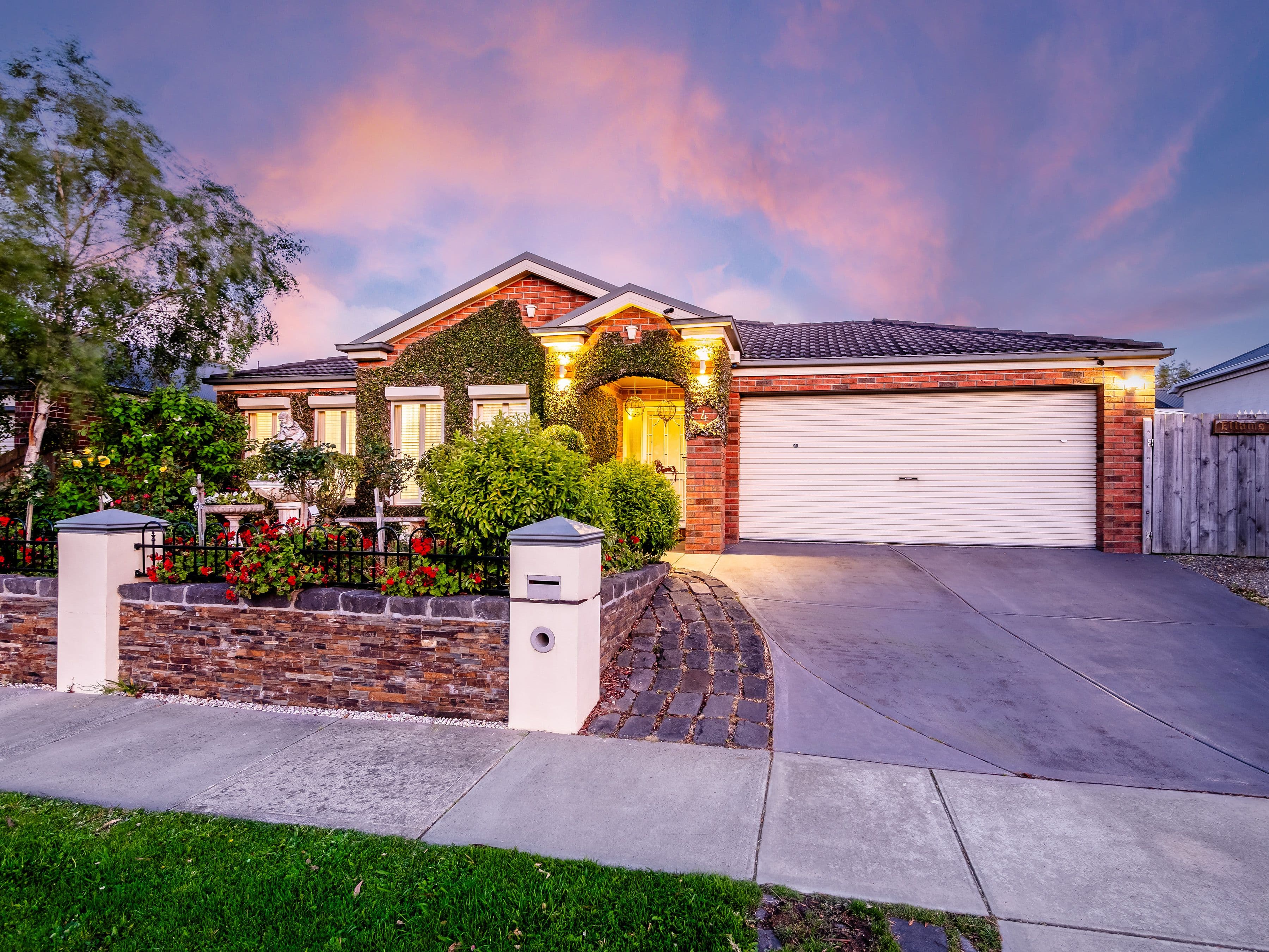4 Bundoran Avenue, Cranbourne VIC 3977, Cranbourne - Image 1