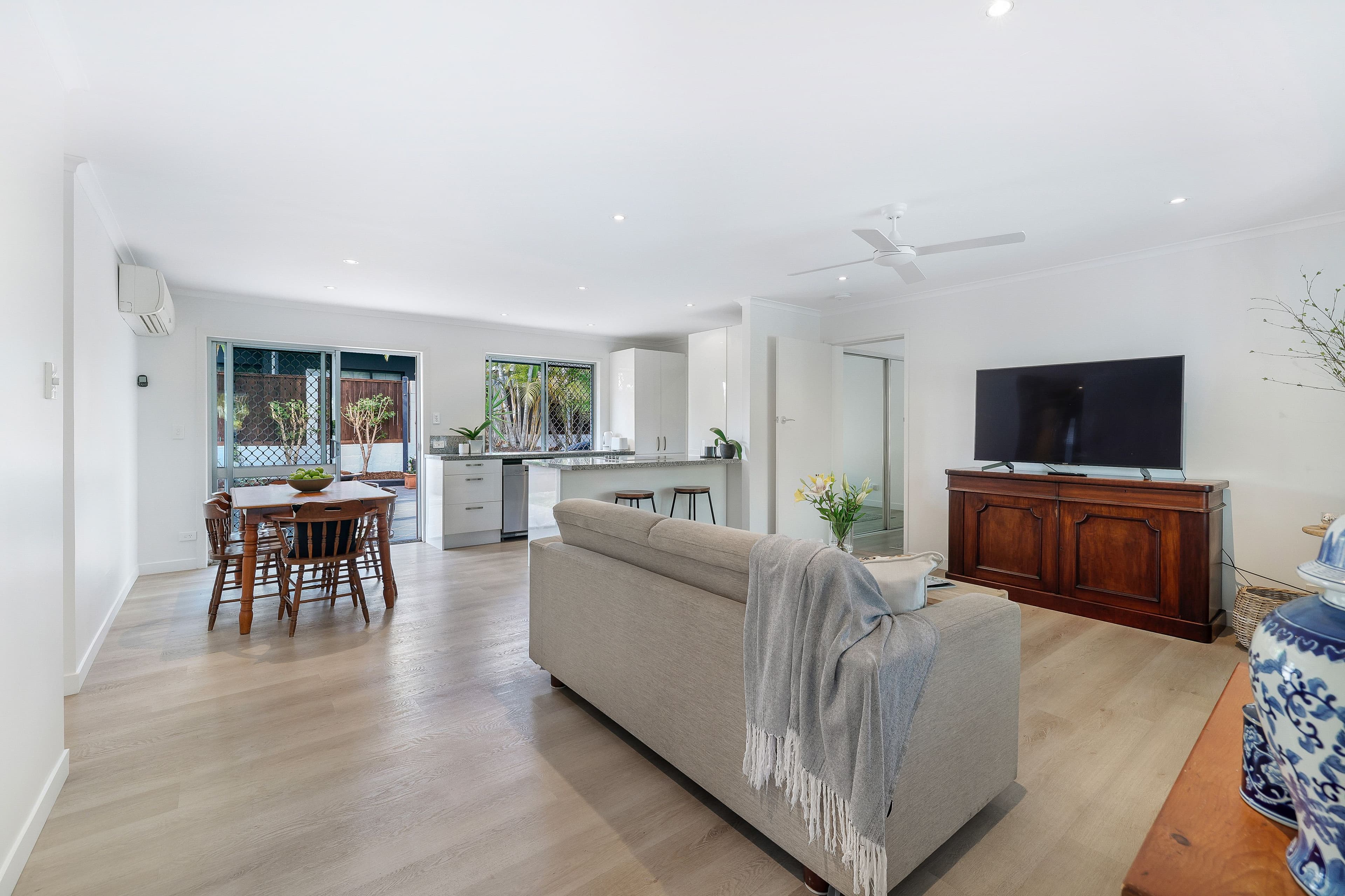 4 Grevillia Avenue, Southport QLD 4215, Southport - Thumbnail 5