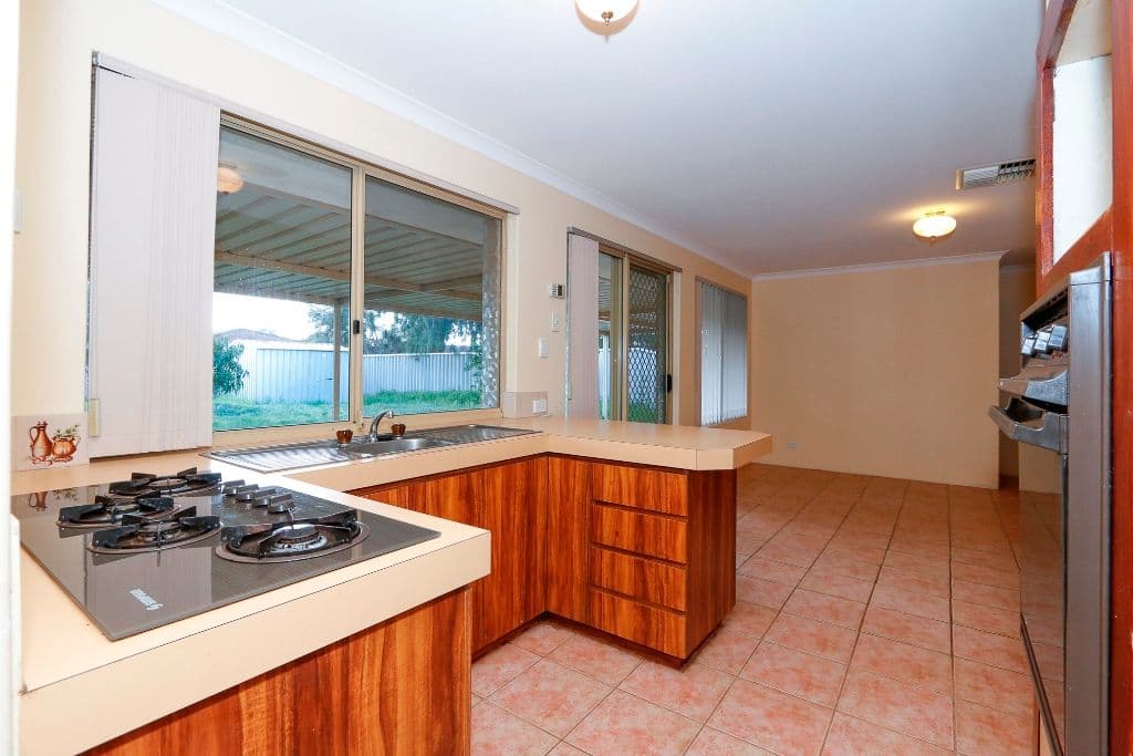 25 Sayer Crescent, Gosnells WA 6110, Gosnells - Thumbnail 2