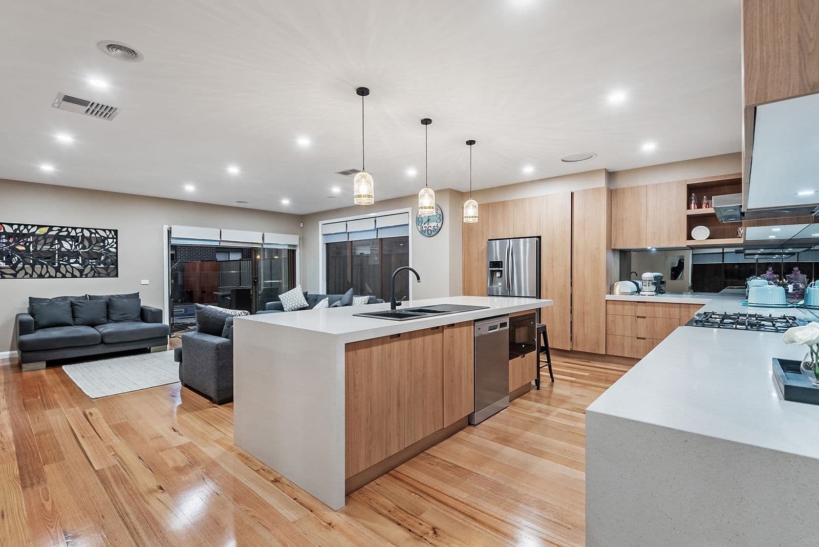 4 Echelon Street, Craigieburn VIC 3064, Craigieburn - Thumbnail 8