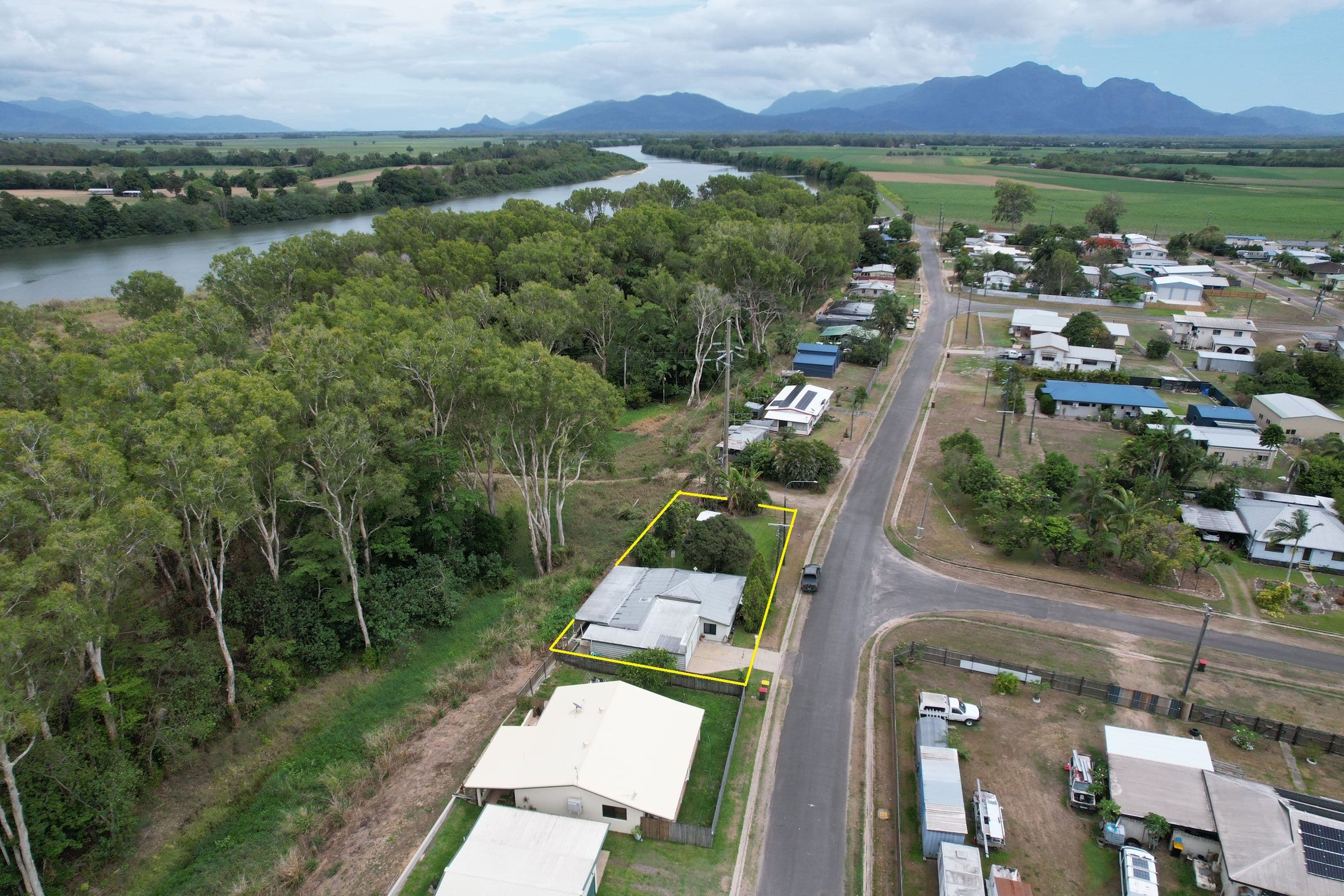 19 Mona Road, Halifax QLD 4850, Halifax - Image 1