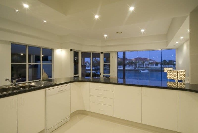 9 Excalibur Court, PARADISE POINT QLD 4216, Paradise Point - Thumbnail 3