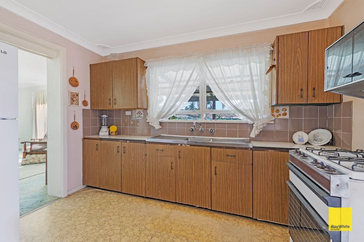 11 Gregory Avenue, Oxley Park - Thumbnail 3