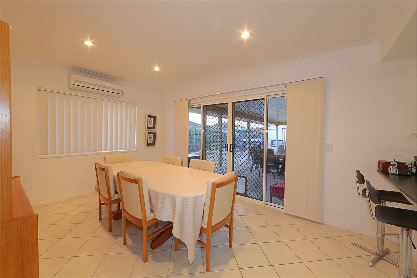 26 Lakeview Drive, BUNDABERG NORTH QLD 4670, Bundaberg North - Thumbnail 4