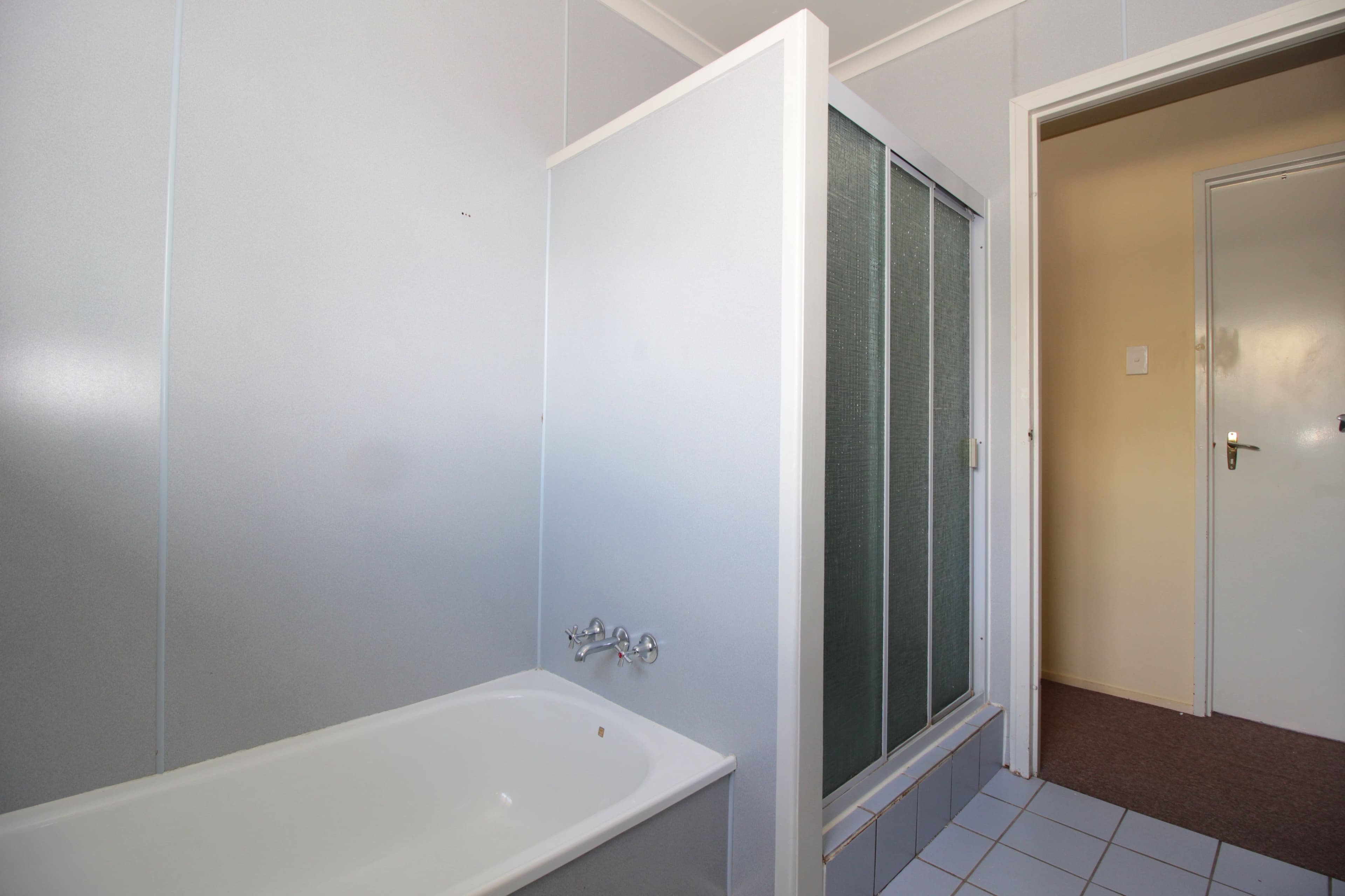 12 Barry Street, Emerald QLD 4720, Emerald - Thumbnail 7