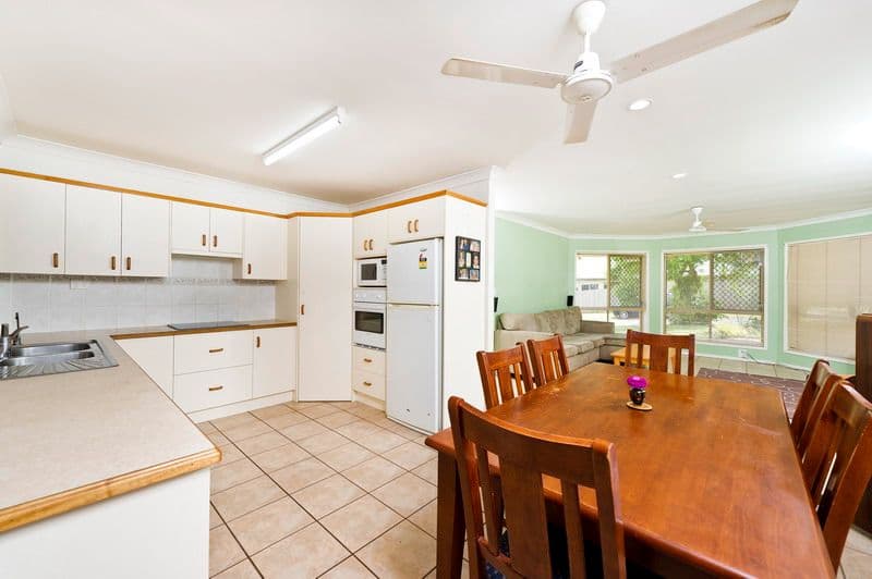 7 Thorpe Place, BENTLEY PARK QLD 4869, Bentley Park - Thumbnail 3