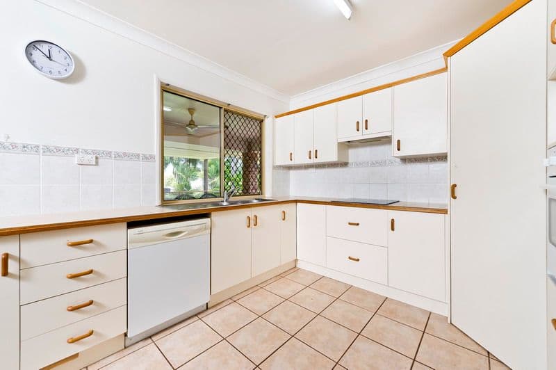 7 Thorpe Place, BENTLEY PARK QLD 4869, Bentley Park - Thumbnail 5