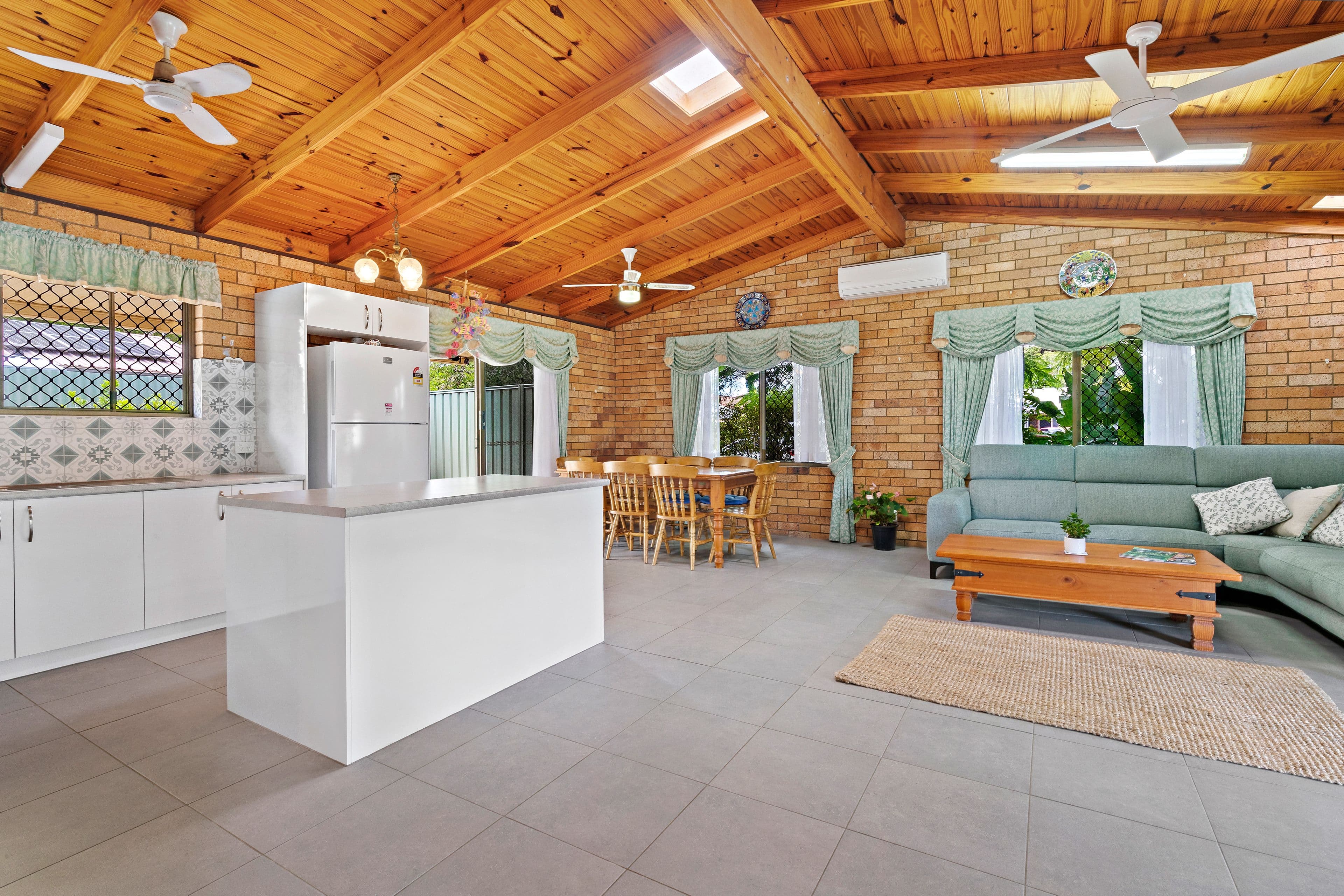 2 Lerner Street, Pacific Paradise QLD 4564, Pacific Paradise - Thumbnail 5