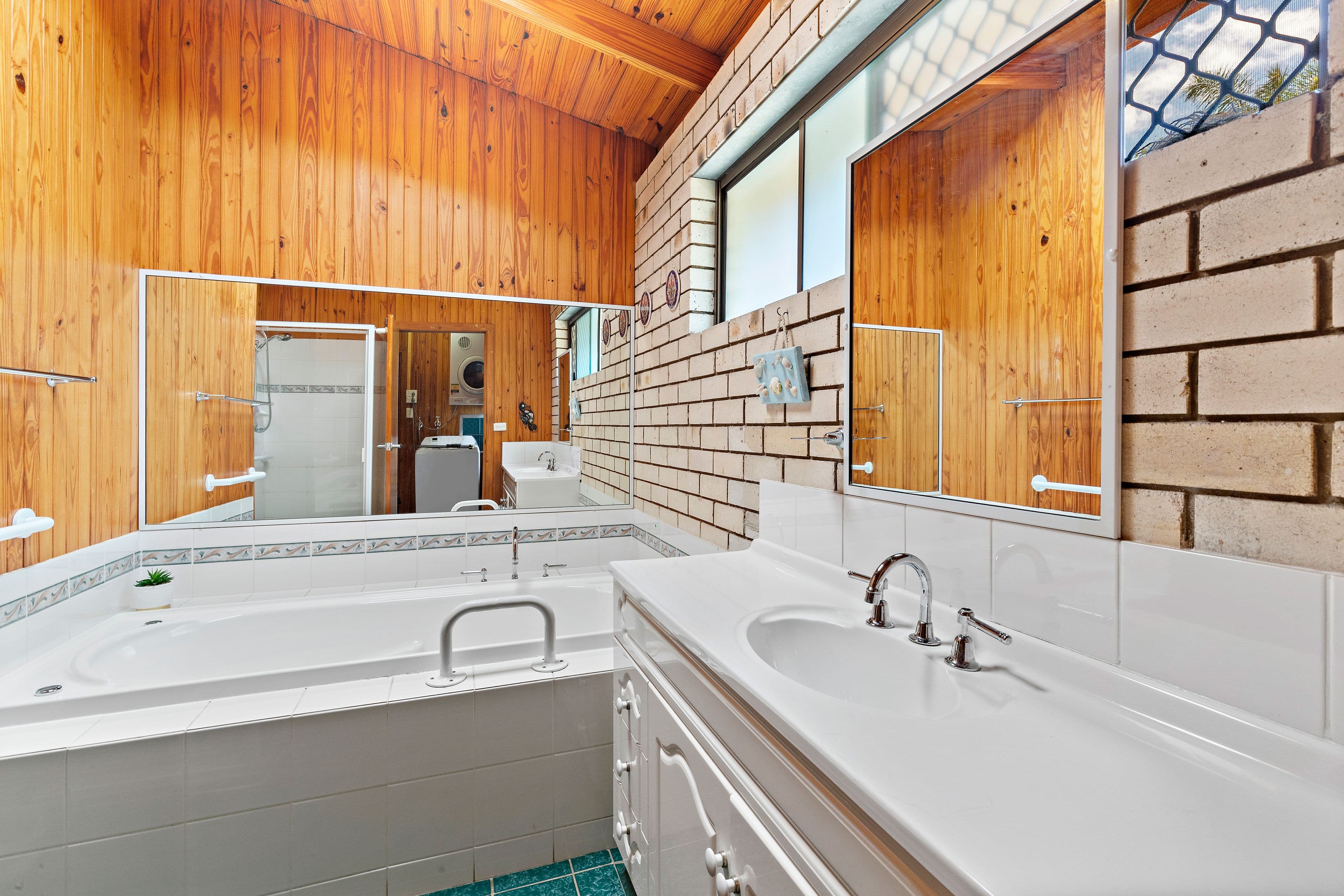 2 Lerner Street, Pacific Paradise QLD 4564, Pacific Paradise - Thumbnail 8