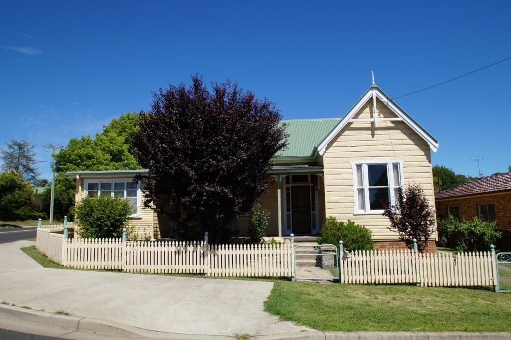 162 Markham Street, ARMIDALE NSW 2350, Armidale - Image 1