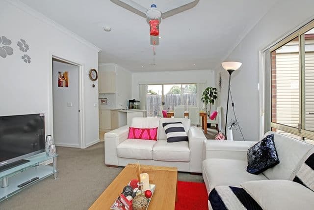 94 Whitelaw Street, RESERVOIR VIC 3073, Reservoir - Thumbnail 2