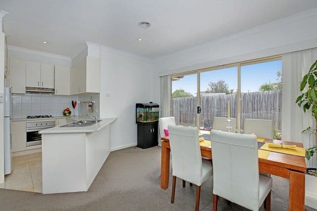 94 Whitelaw Street, RESERVOIR VIC 3073, Reservoir - Thumbnail 3