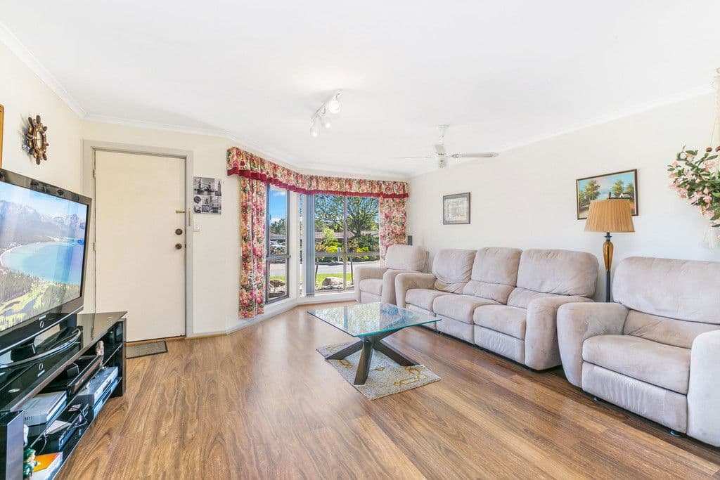 10 Coonawarra Close, Woodcroft SA 5162, Woodcroft - Thumbnail 2