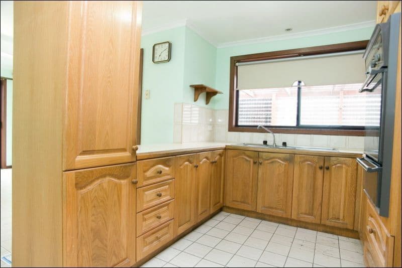 11A Pickworth Drive, MILL PARK VIC 3082, Mill Park - Thumbnail 2