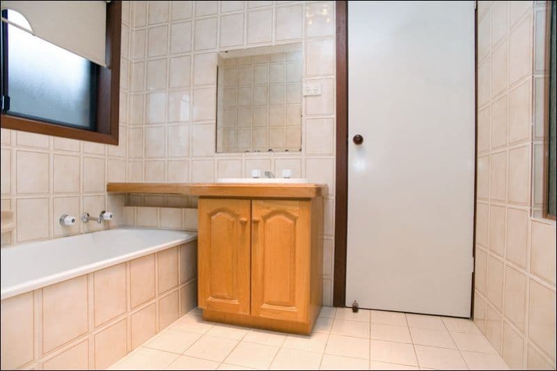 11A Pickworth Drive, MILL PARK VIC 3082, Mill Park - Thumbnail 3