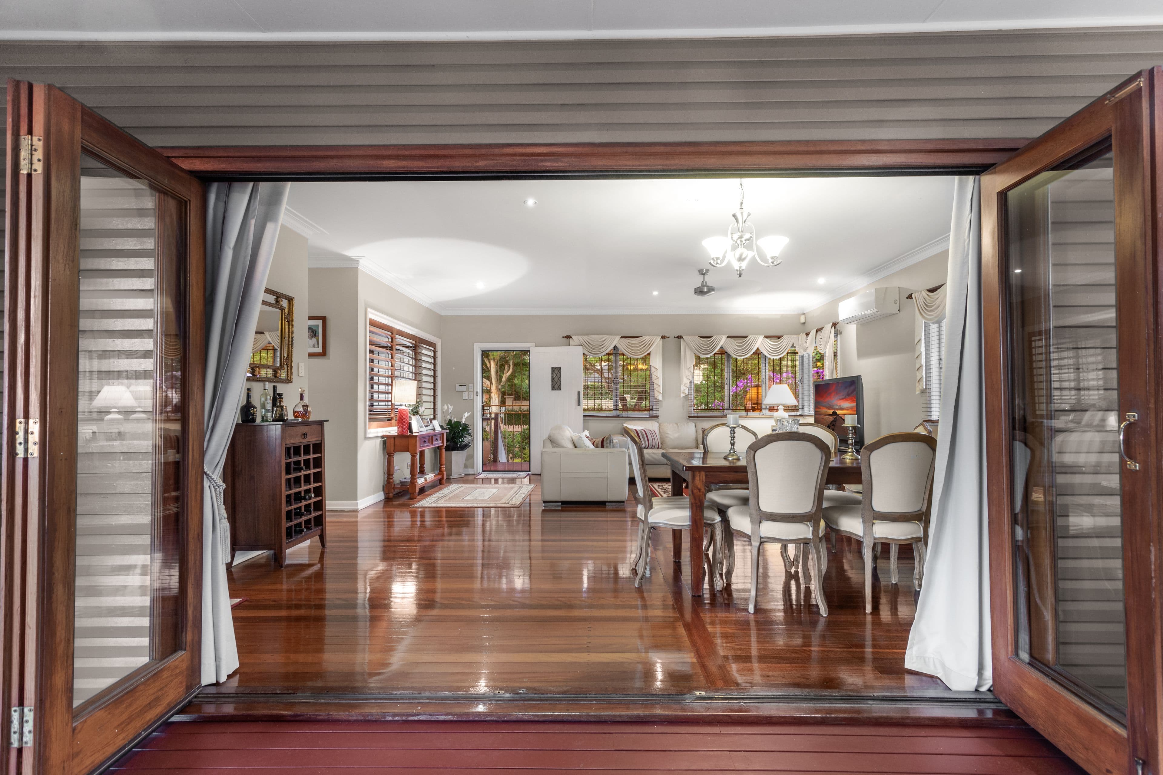 9 Berkeley Street, Holland Park QLD 4121, Holland Park - Thumbnail 4