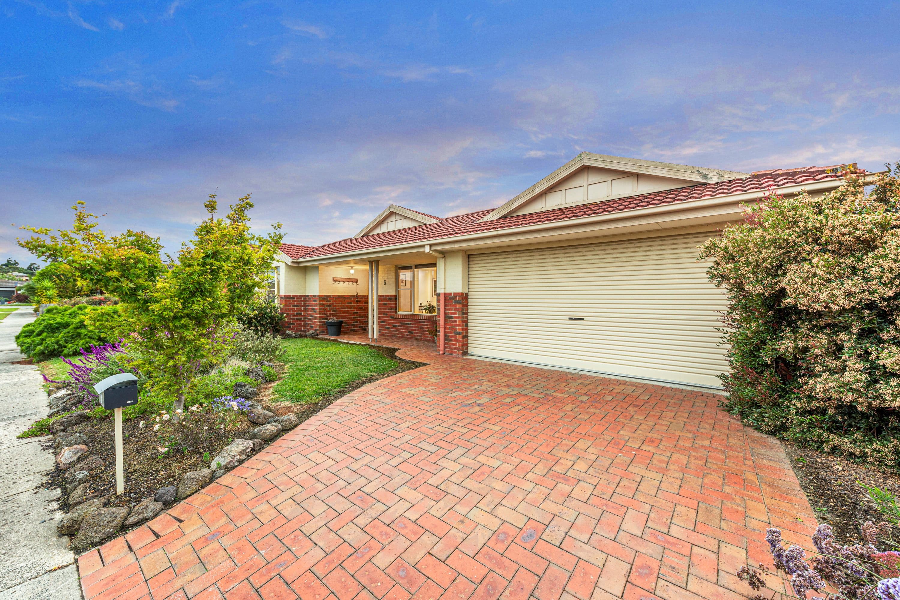 6 Wisteria Court, Pakenham VIC 3810, Pakenham - Thumbnail 2