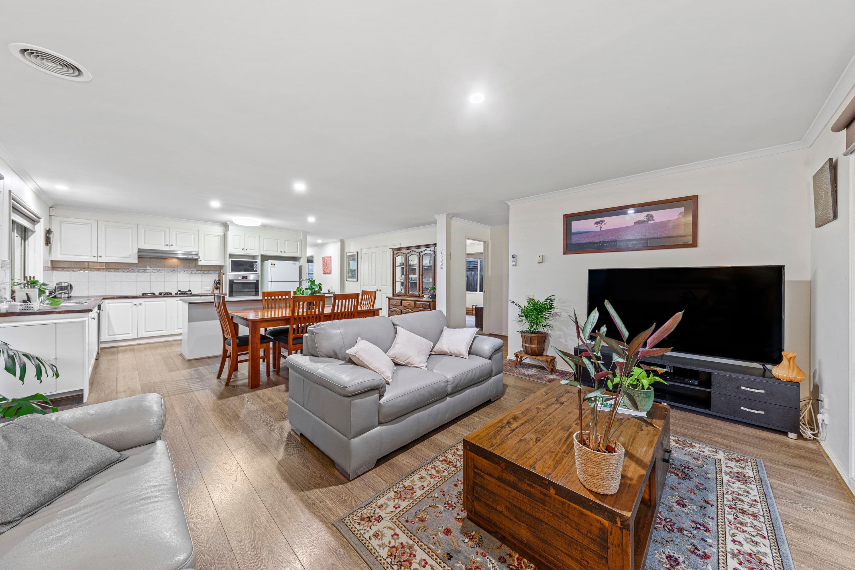 6 Wisteria Court, Pakenham VIC 3810, Pakenham - Thumbnail 7