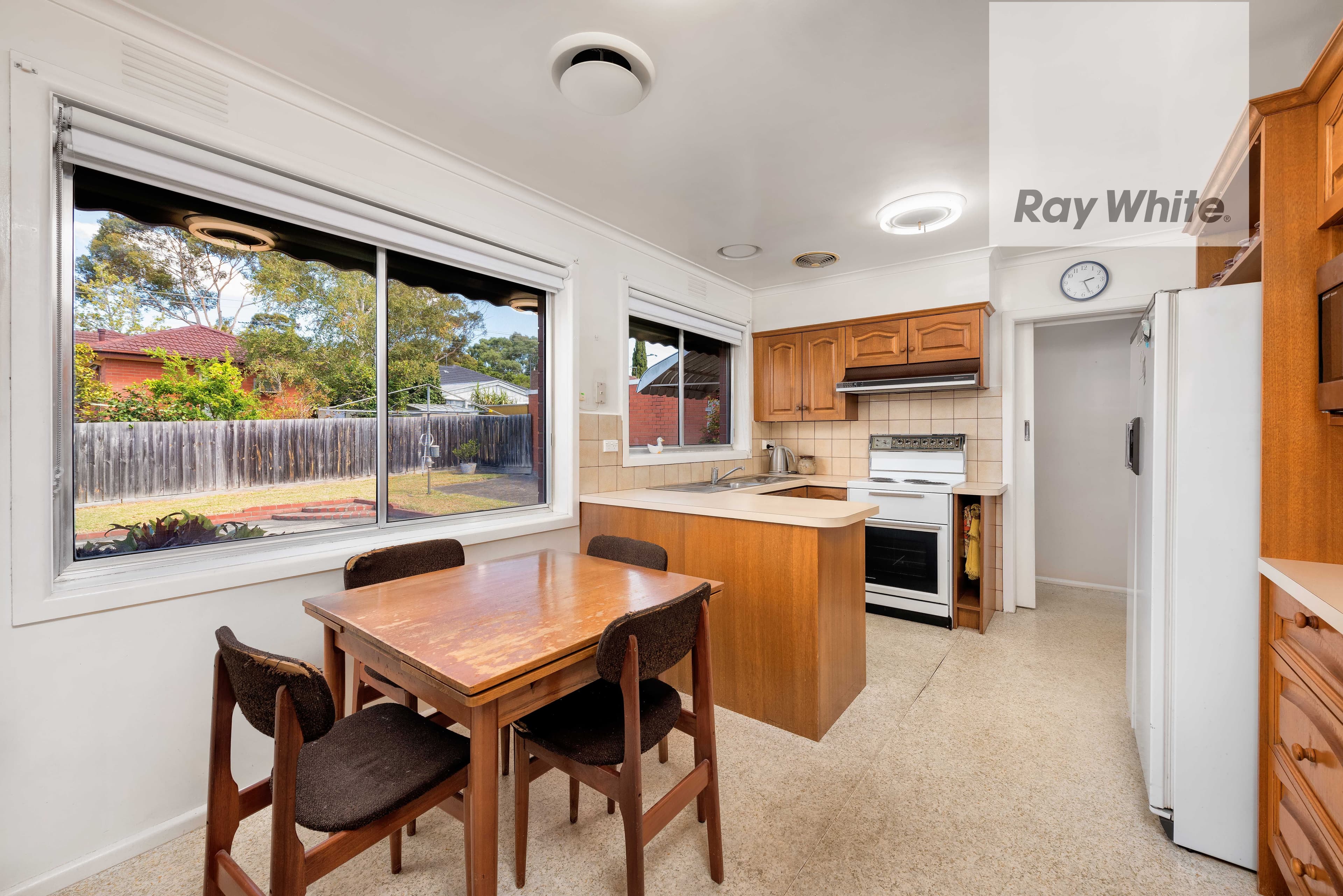 24 Darren Avenue, Bundoora VIC 3083, Bundoora - Thumbnail 4