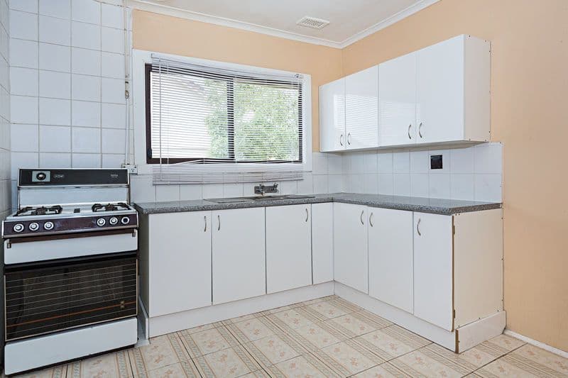 19 Jindabyne Avenue, CHADSTONE VIC 3148, Chadstone - Thumbnail 2