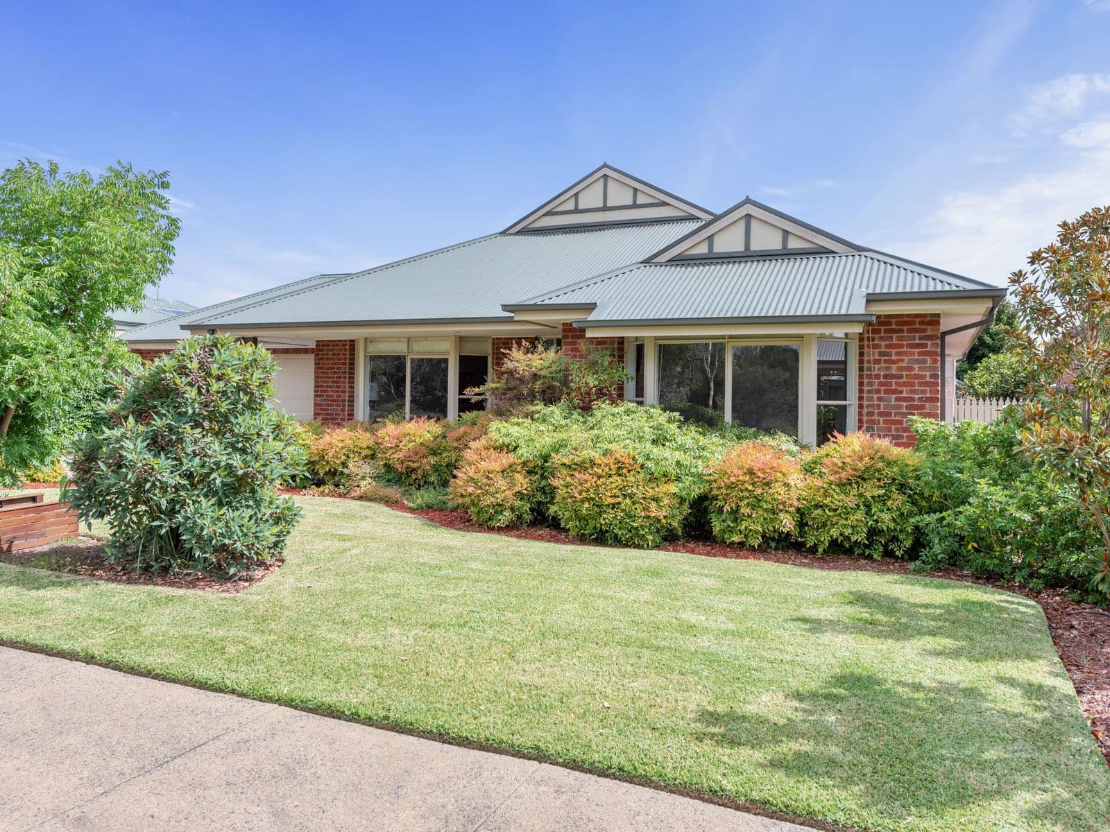 18 Lakeland Drive, Doreen VIC 3754, Doreen - Thumbnail 2