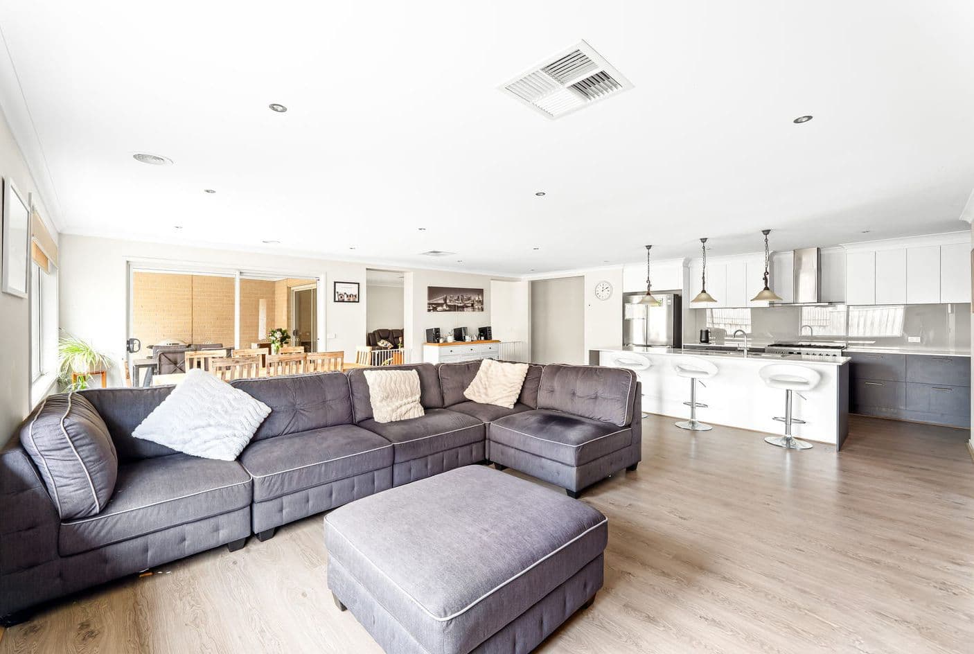 28 Jindalee Way, Werribee VIC 3030, Werribee - Thumbnail 4