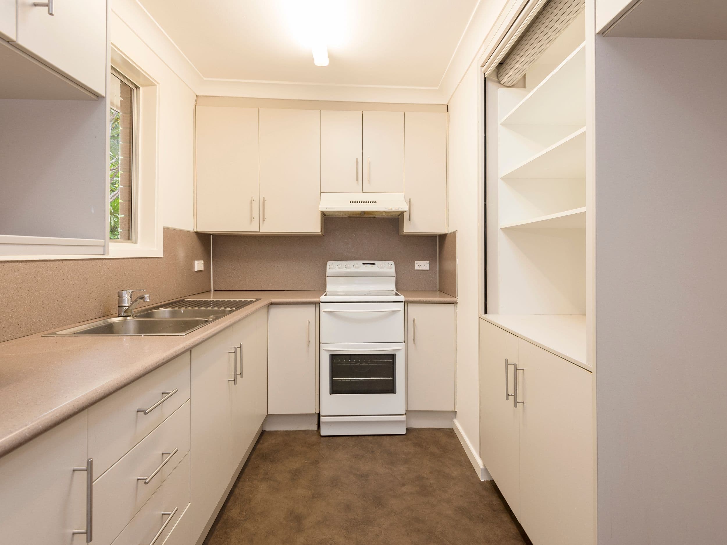 36 Bellman Avenue, Clyde - Thumbnail 3