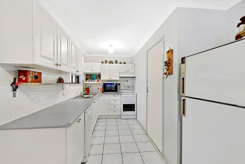 7 Judith Ann Drive, BERKELEY VALE NSW 2261, Berkeley Vale - Thumbnail 3