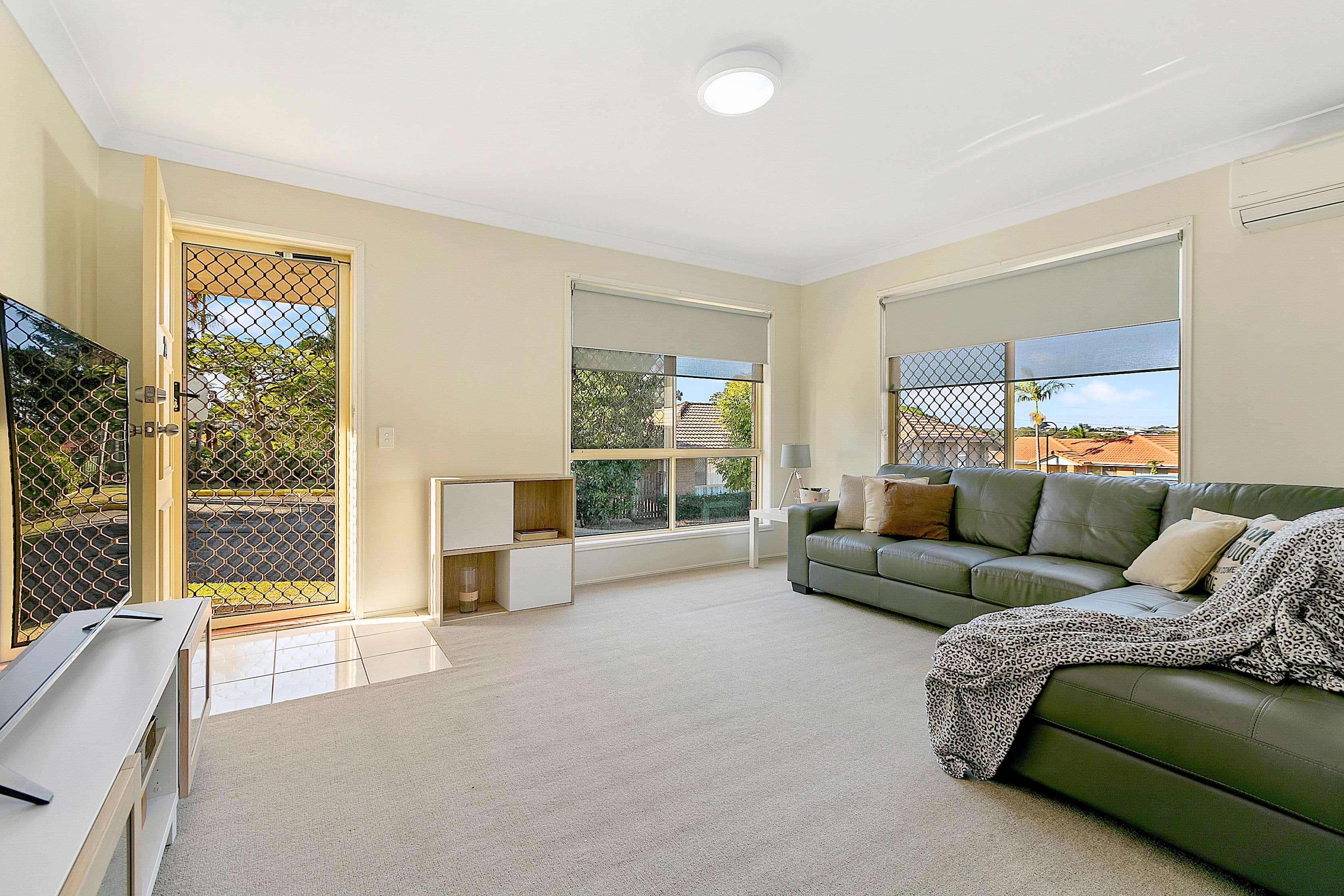 30 Lindeman Place, Eight Mile Plains QLD 4113, Eight Mile Plains - Thumbnail 2