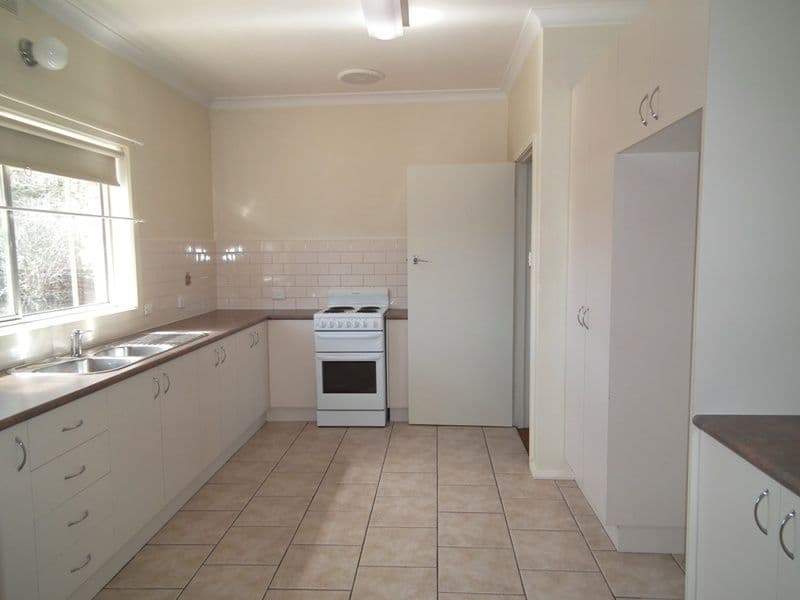 8 Myola Crescent, NAGAMBIE VIC 3608, Nagambie - Thumbnail 2