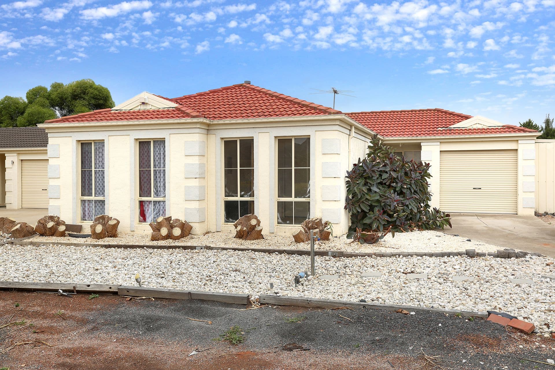 10 Hawkhurst Court, Hoppers Crossing VIC 3029, Hoppers Crossing - Thumbnail 2