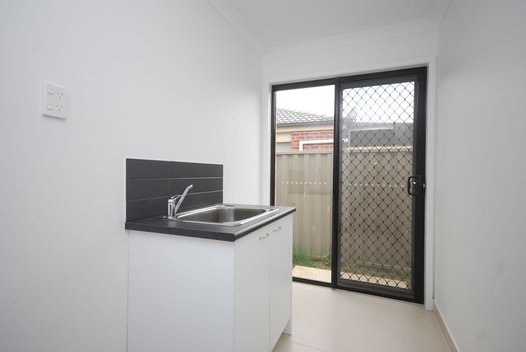 18 Macquarie Close, Delacombe VIC 3356, Delacombe - Thumbnail 6