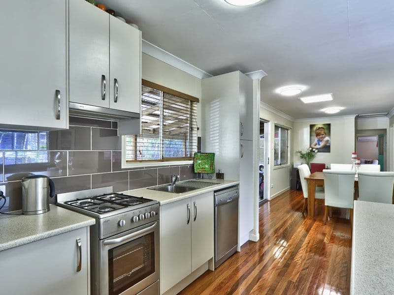 84 Sandon Street, GRACEVILLE QLD 4075, Graceville - Thumbnail 2