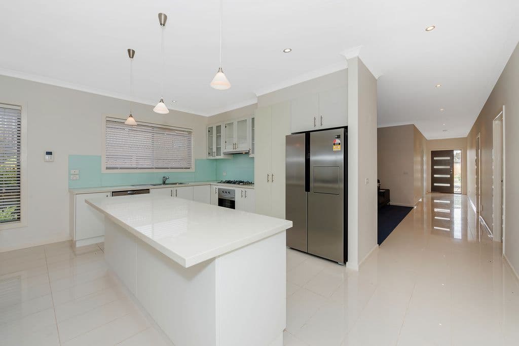 52 Grange Drive, South Morang VIC 3752, South Morang - Thumbnail 2