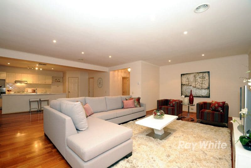 2 Canterbury Close, ROWVILLE VIC 3178, Rowville - Thumbnail 2