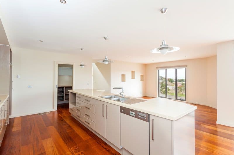 7 Thoroughbred Drive, HIGHTON VIC 3216, Highton - Thumbnail 5