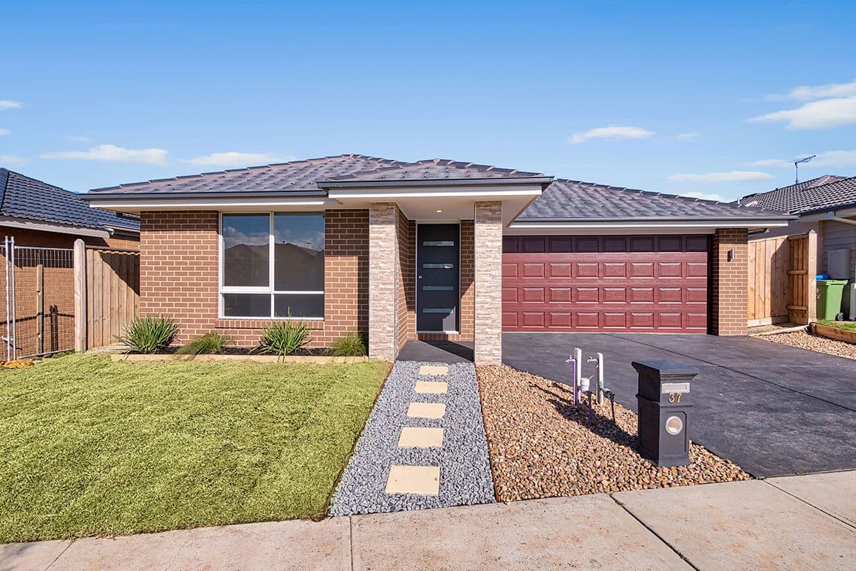 37 Omeara Crescent, Cranbourne East VIC 3977, Cranbourne East - Image 1