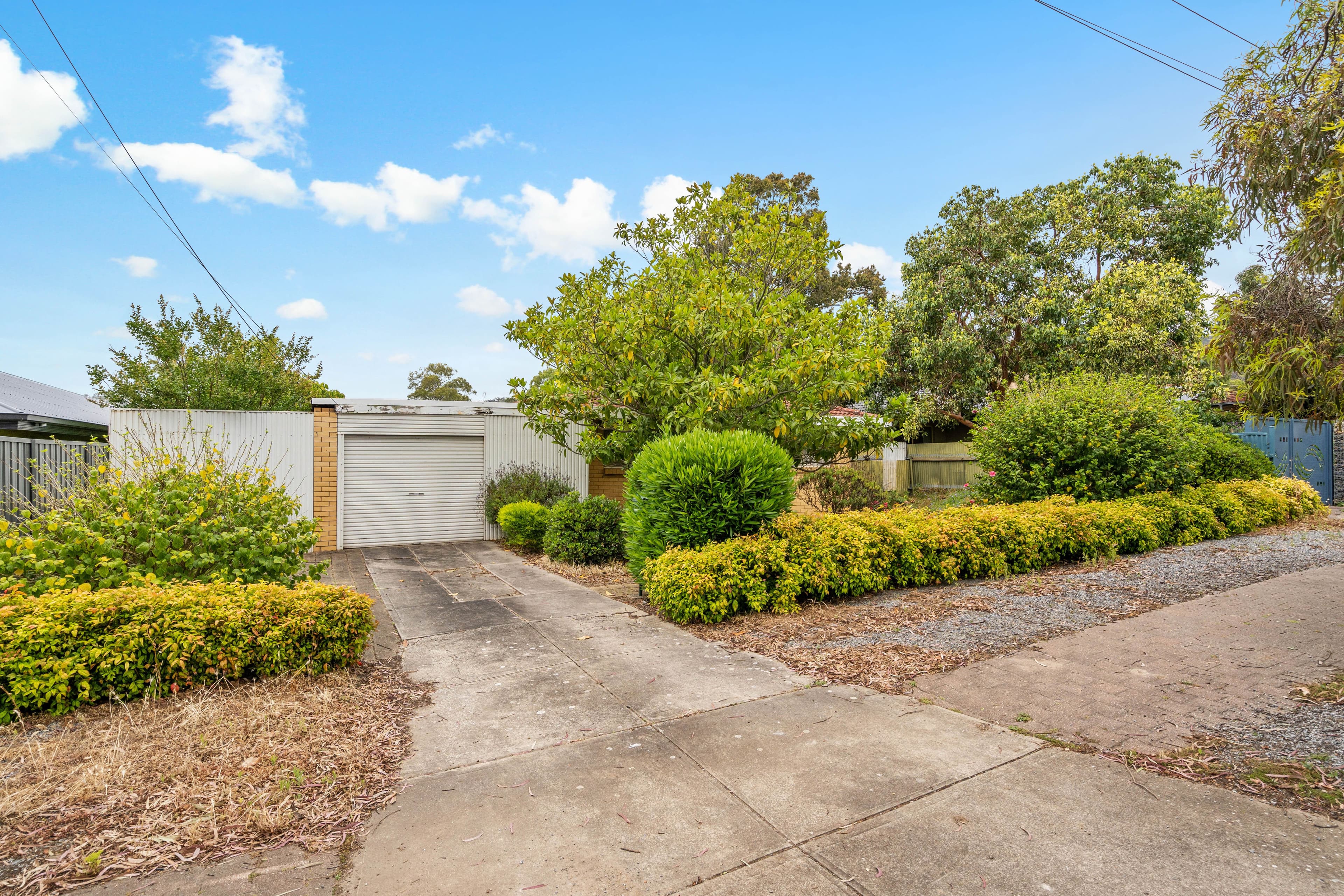 27 Russell Road, Athelstone SA 5076, Athelstone - Image 1
