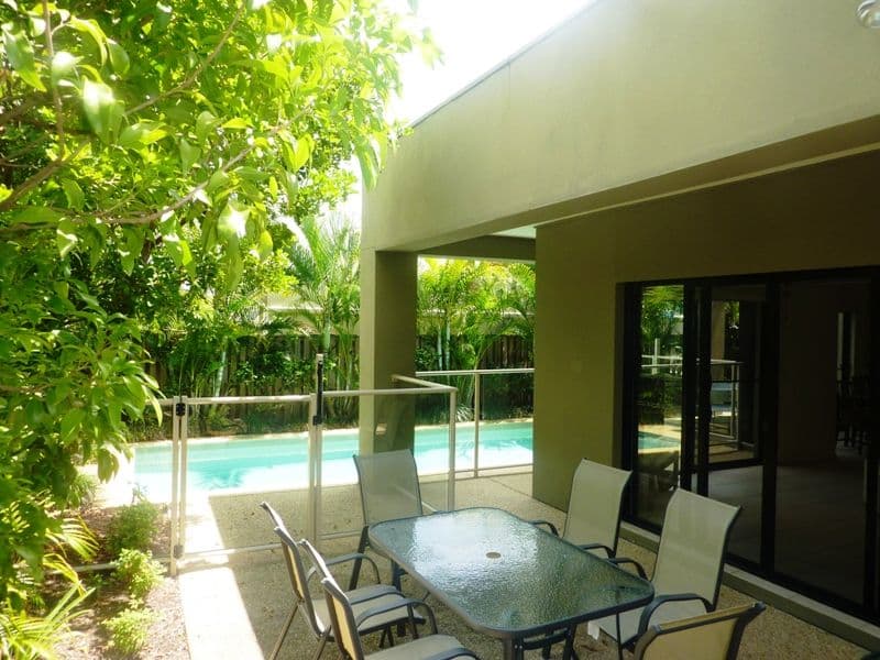 10 Pine Valley Drive, ROBINA QLD 4226, Robina - Thumbnail 2