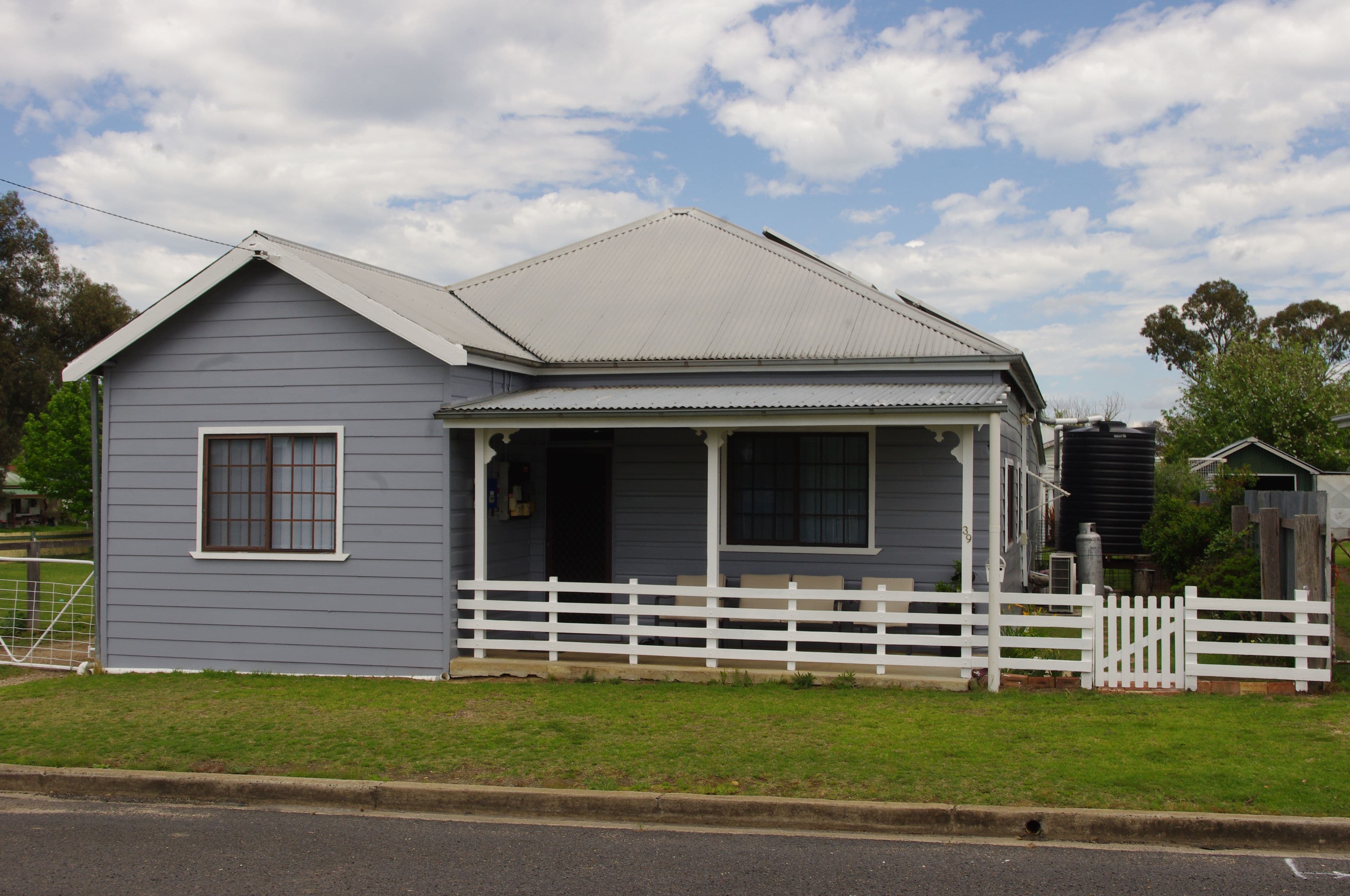 39 Bendemeer Street, Bundarra - Thumbnail 2